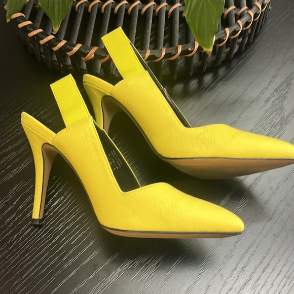 Chartreuse Aldo Slingback Pumps - Picture 4 of 8